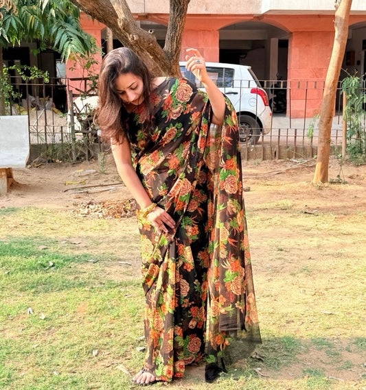 Raatrani Rangrekha Saree worn by Mrs Saanya Tiwari